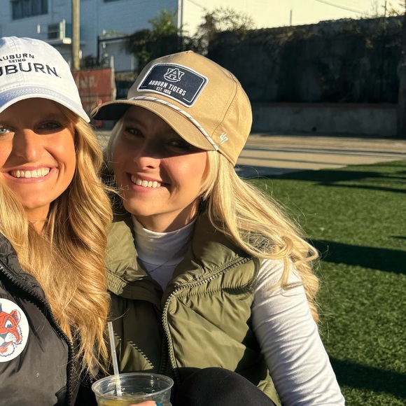 Meet your Posher, Carli - Picture 1 of 1